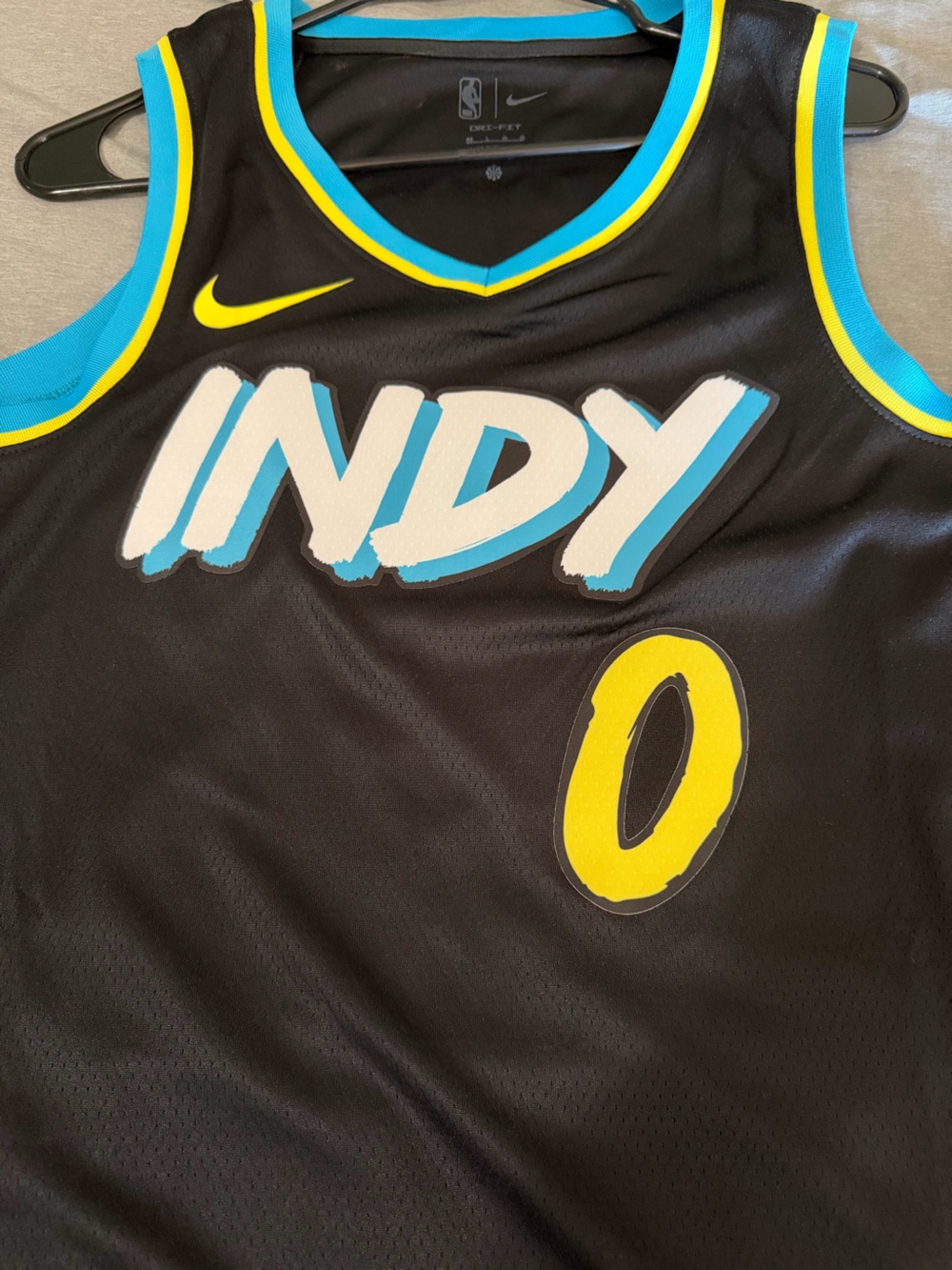 Men’s L/48 Tyrese Haliburton Adidas Indiana Pacers jersey - Picture 2 of 5